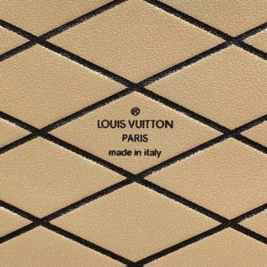 LOUIS VUITTON PETITE MALLE