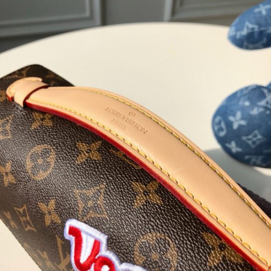 LOUIS VUITTON Pochette Metis