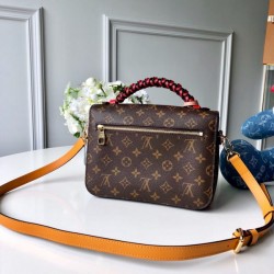 LOUIS VUITTON Pochette Metis