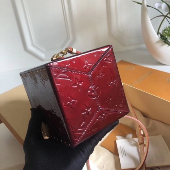 LOUIS VUITTON BLEECKER BOX