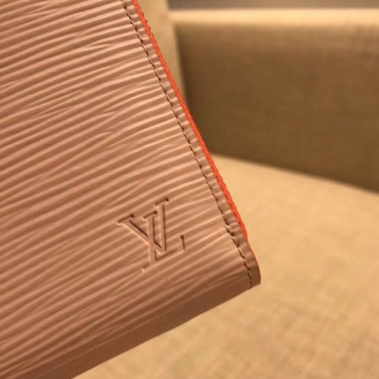 LOUIS VUITTON ZIPPY WALLET