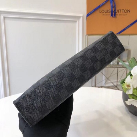 LOUIS VUITTON POCHETTE VOYAGE MM