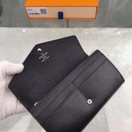 LOUIS VUITTON Sarah Wallet