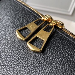 LOUIS VUITTON Tote BB