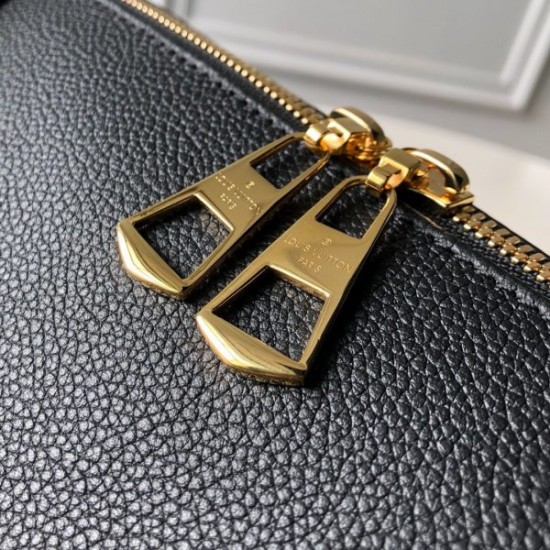 LOUIS VUITTON Tote BB