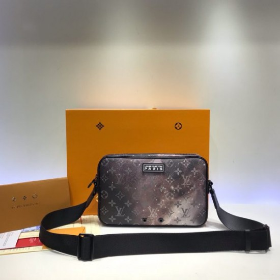 LOUIS VUITTON VOYAGE shoulder bag