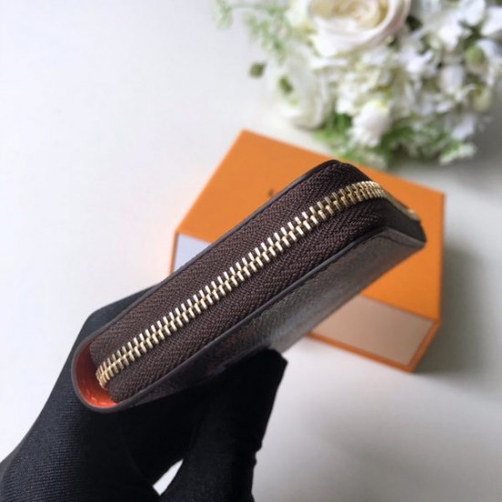 LOUIS VUITTON Zippy Coin Wallet