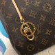 LOUIS VUITTON ARTSY BAG