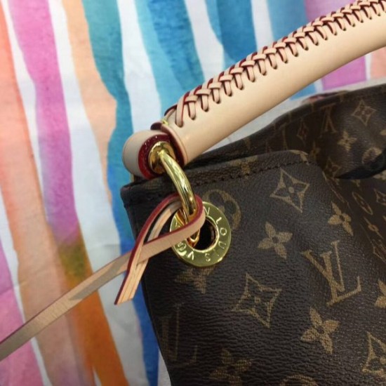 LOUIS VUITTON ARTSY BAG