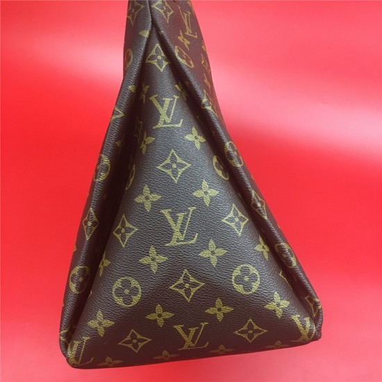 LOUIS VUITTON ARTSY BAG