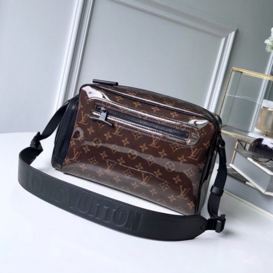 LOUIS VUITTON Camera Bag