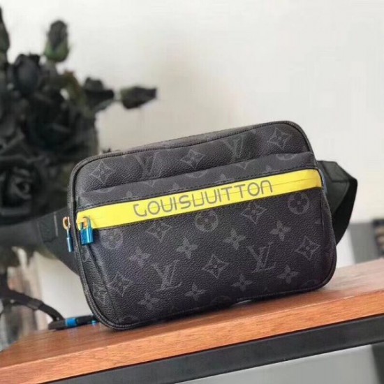 LOUIS VUITTON CATWALK MODELS MESSENGER BAG