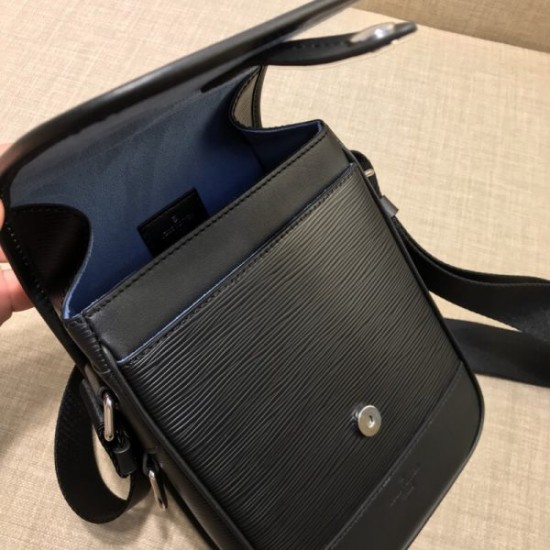 LOUIS VUITTON MESSENGER