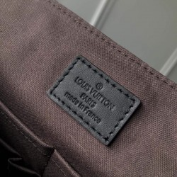 LOUIS VUITTON Messenger Bag