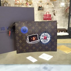 Louis Vuitton TOILETRY POUCH 26