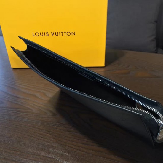 Louis Vuitton TOILETRY POUCH 26