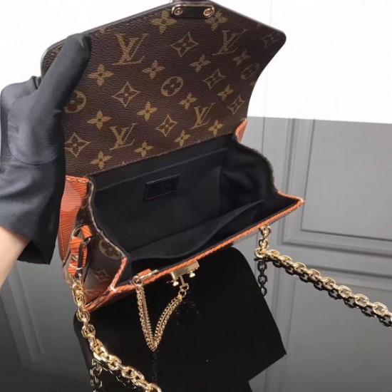 Louis Vuitton Pochette Metis